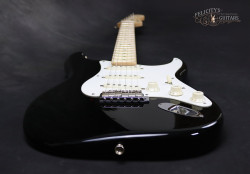 2011-Fender-Stratocaster-Clapton-Black