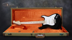 2011-Fender-Stratocaster-Clapton-Black