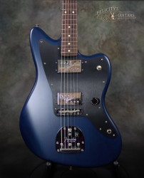 2013-Fender-Jazzmaster-Ranaldo-Trans-Sapphire-Blue