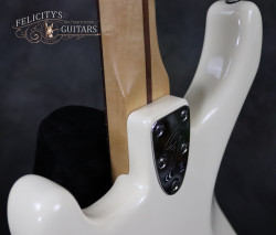 Brand-New-Unplayed-2015-Fender-Sergio-Vallín-Olympic-White
