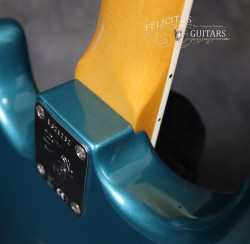 2016-Fender-Stratocaster-Johnson-Lucerne-Aqua