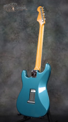 2016-Fender-Stratocaster-Johnson-Lucerne-Aqua
