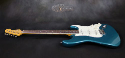 2016-Fender-Stratocaster-Johnson-Lucerne-Aqua