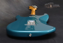 2016-Fender-Stratocaster-Johnson-Lucerne-Aqua