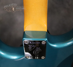 2016-Fender-Stratocaster-Johnson-Lucerne-Aqua