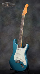 2016-Fender-Stratocaster-Johnson-Lucerne-Aqua