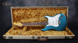 2016-Fender-Stratocaster-Johnson-Lucerne-Aqua