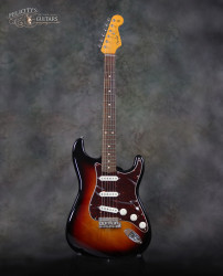 2016-Fender-Stratocaster-Mayer-Sunburst