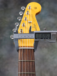 2016-Fender-Stratocaster-Mayer-Sunburst