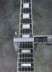 2016-Gibson-Les-Paul-Custom-Silverburst