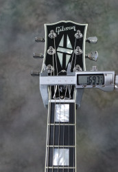 2016-Gibson-Les-Paul-Custom-Silverburst