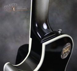 2016-Gibson-Les-Paul-Custom-Silverburst