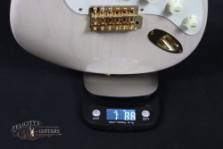2017-Fender-Stratocaster-Custom-Shop-NAMM-White-Blond