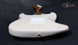 2017-Fender-Stratocaster-Custom-Shop-NAMM-White-Blond