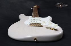 2017-Fender-Stratocaster-Custom-Shop-NAMM-White-Blond