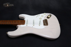 2017-Fender-Stratocaster-Custom-Shop-NAMM-White-Blond