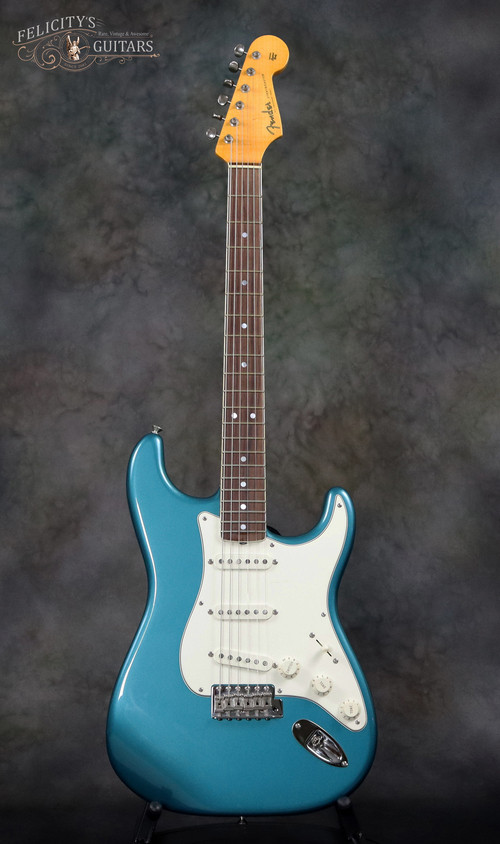 2016-Fender-Stratocaster-Johnson-Lucerne-Aqua